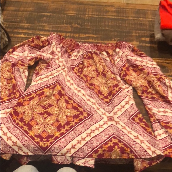 Off the shoulder shirt - Picture 1 of 1